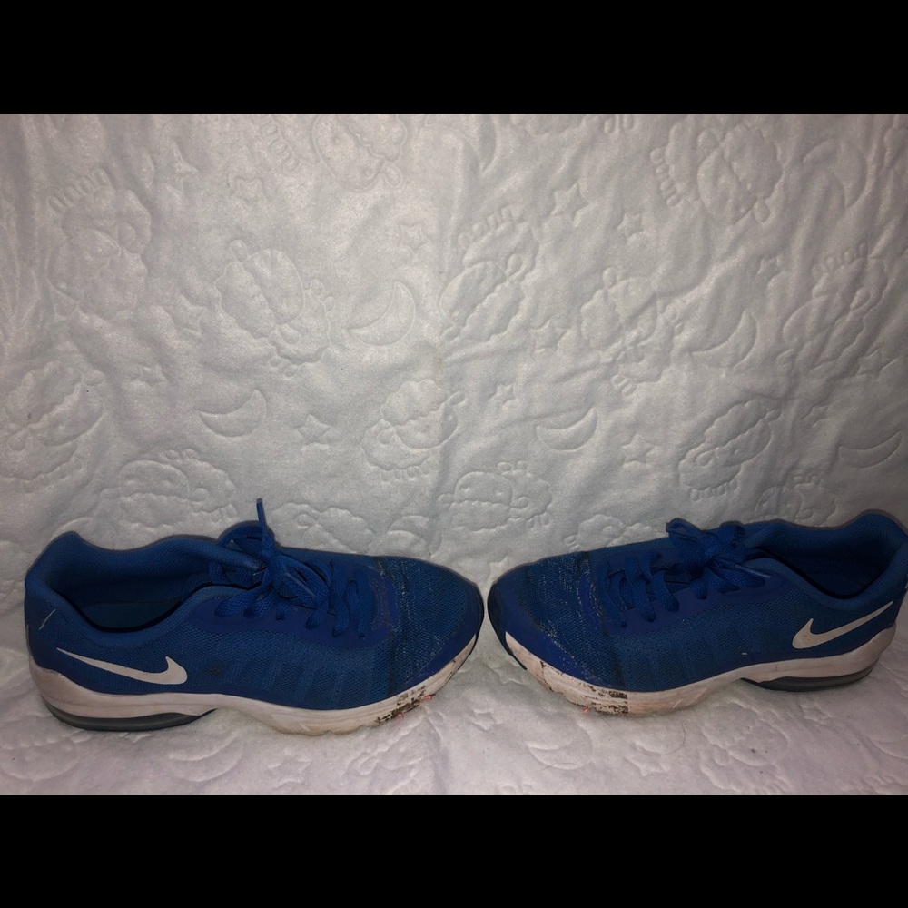 Nike Tennis Shoes